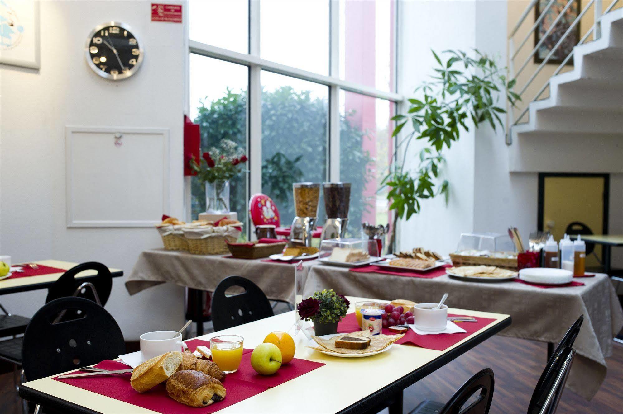 Hotel Cerise Auxerre Monéteau Dış mekan fotoğraf